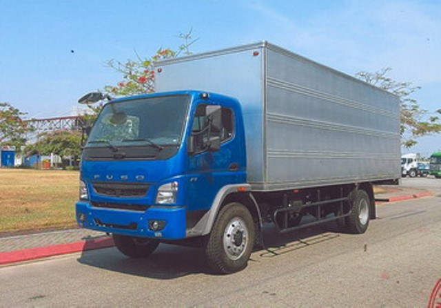 Xe tải FUSO 7 tấn 12.8RL-TL 7T thùng kín dài 5m9