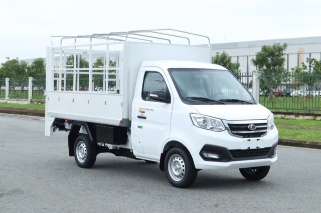 Xe tải nhỏ Thaco TF230 thùng mui bạt gắn bửng nâng hạ mỡ