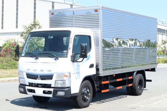 Mitsubishi Fuso Canter thùng kín