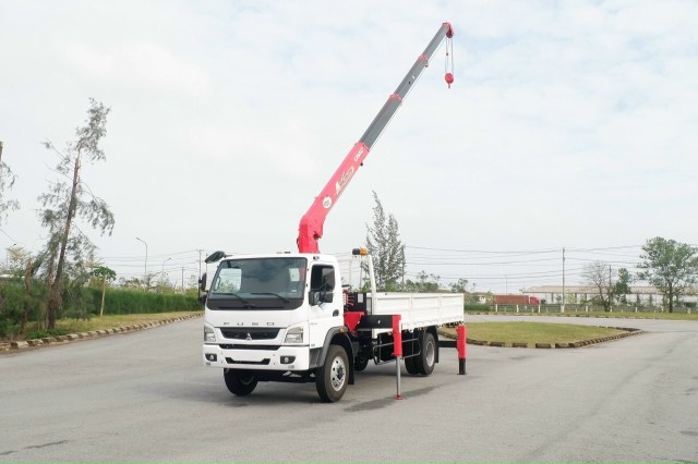 Xe tải Fuso FI 170L gắn cẩu 3 tấn