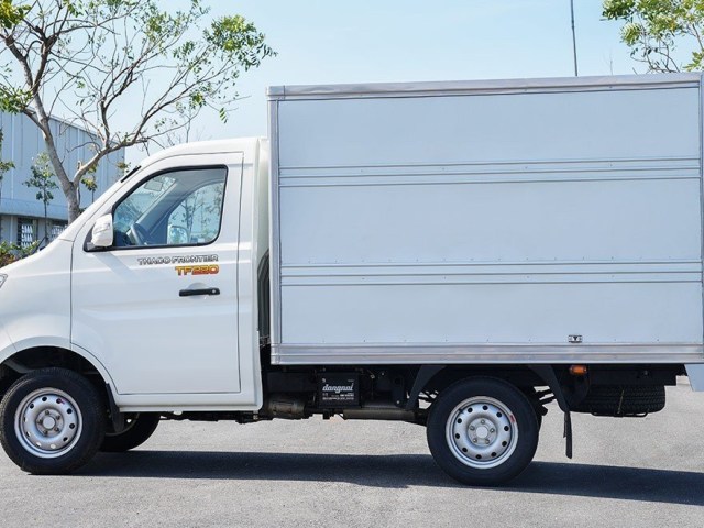 Xe tải Thaco Frontier TF220 thùng kín 990kg