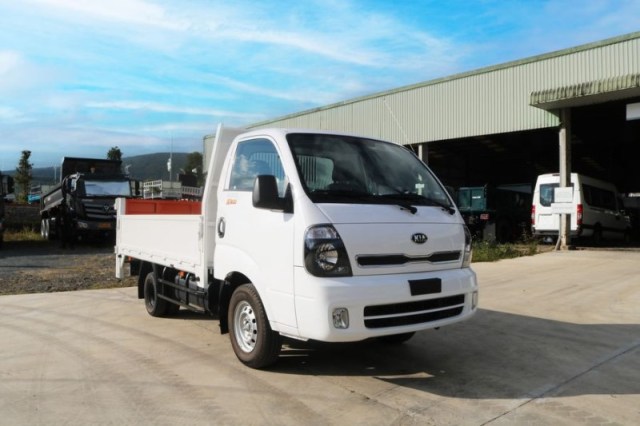 xe tải thùng lửng bửng nâng hạ